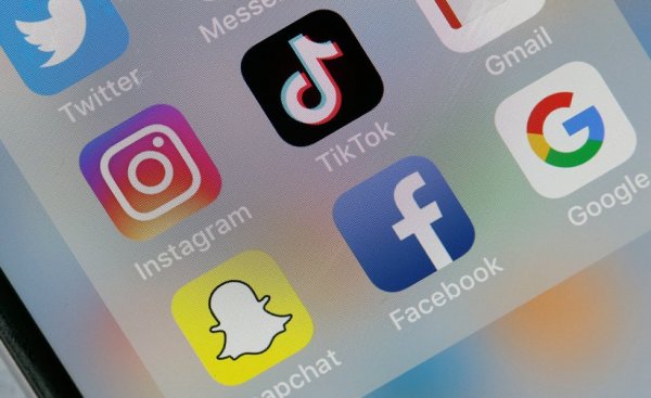 آموزش یافتن و دانلود آهنگ‌ پس زمینه ویدئوها در اینستاگرام و Tik Tok
